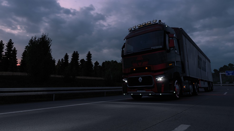 Image by _ItsMonster_