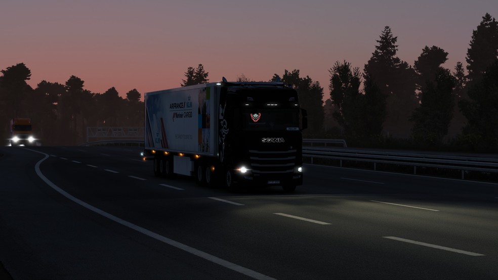 Image by derwarl