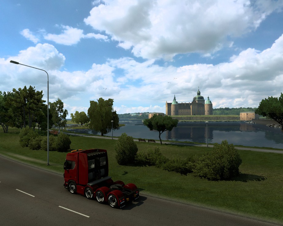 Image by Jollaholisti