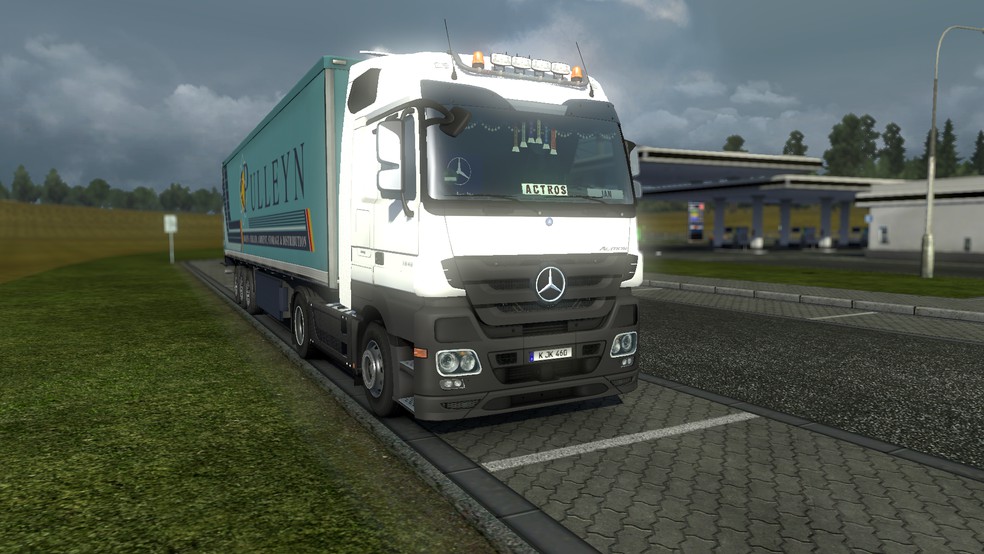 Image by DAFTRUCKER23