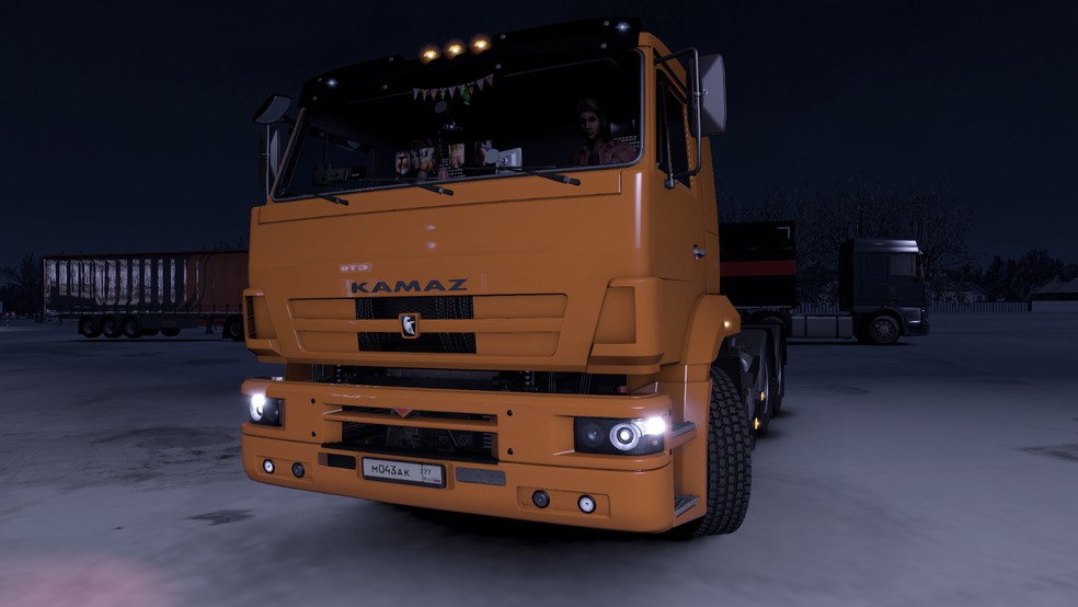 Image by MaksimBambi