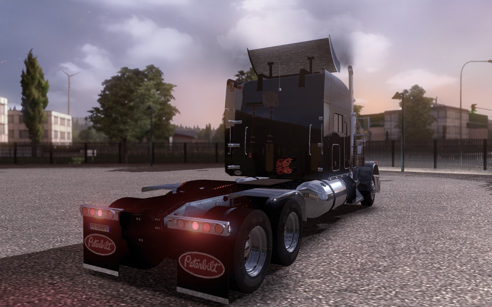 Image by 2PETERbuiltRigs