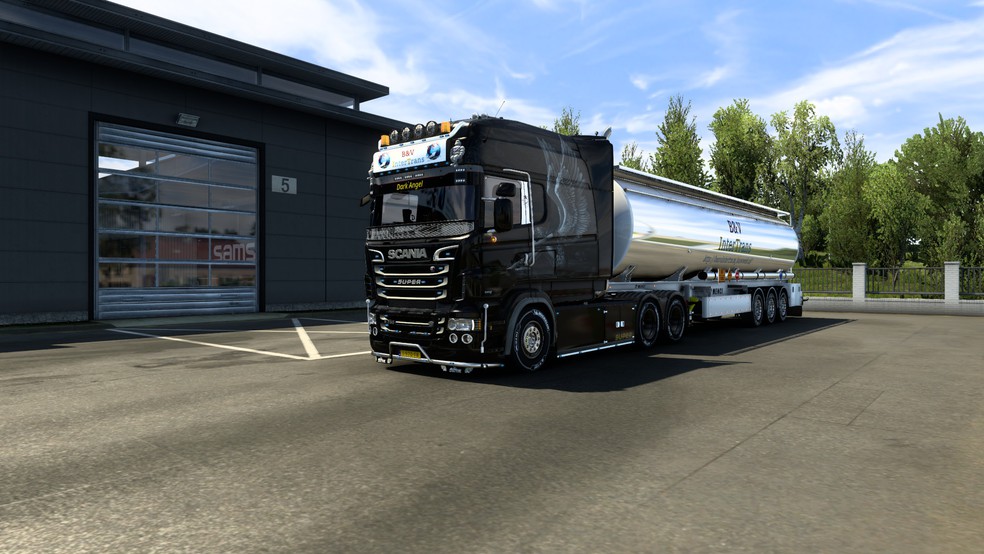 Image by ferrybrizee