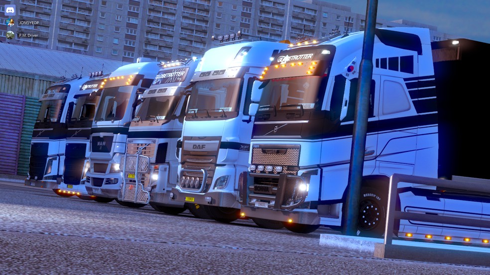 Image by yooo