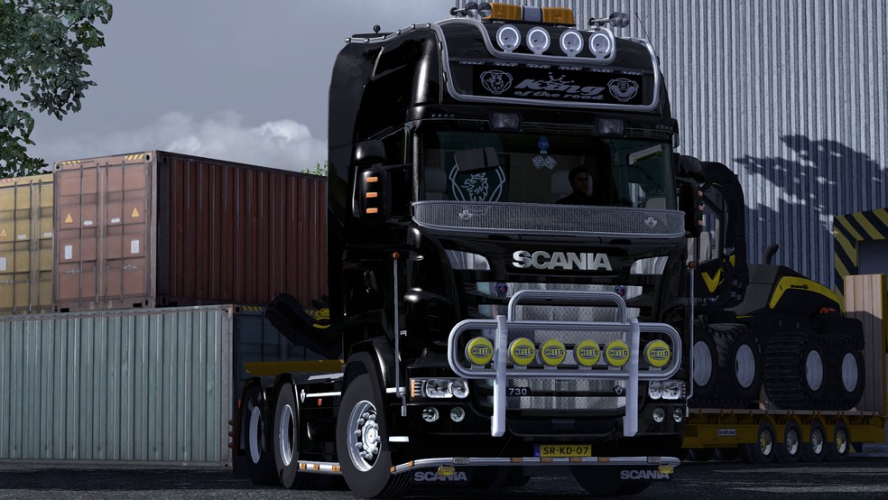 Image by HeinShouyya