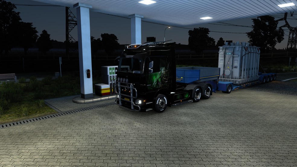 Image by chauffeurRobin