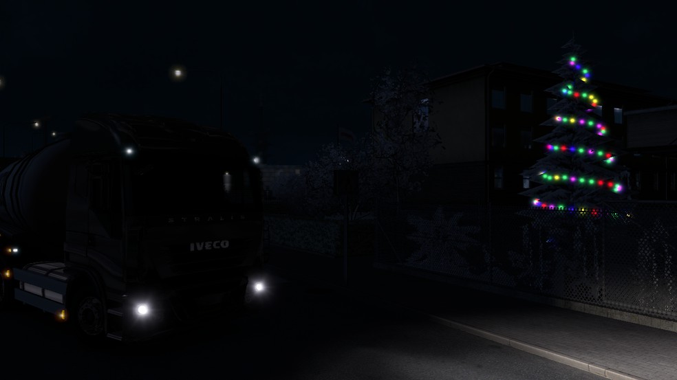 Image by Maxymiliang