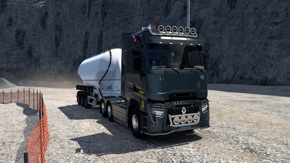 Image by urbanique75