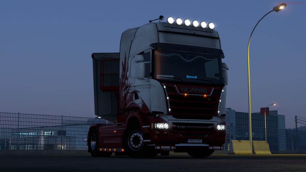 Image by ROGERTUNICA