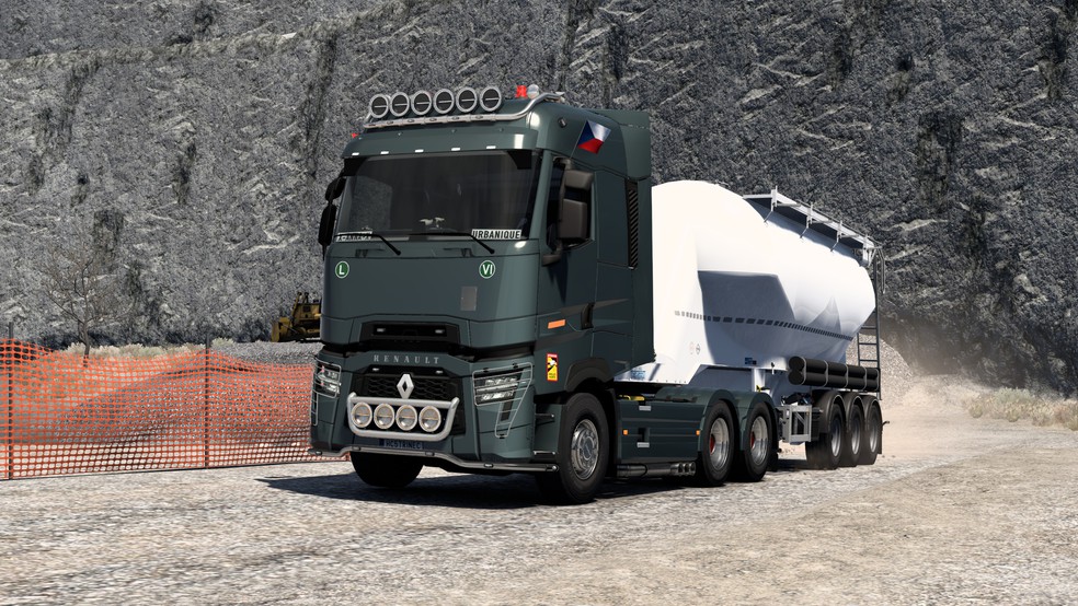 Image by urbanique75