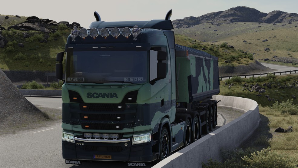 Image by RayleighAemi