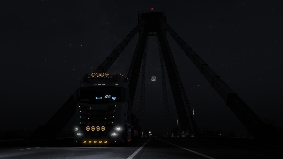 Image by WEETOD