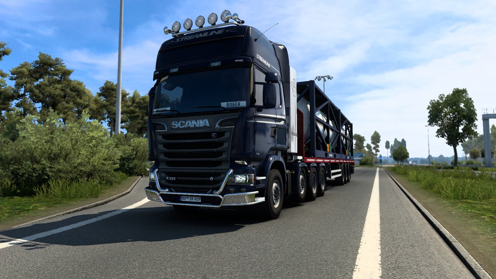 Image by rogerglowacki