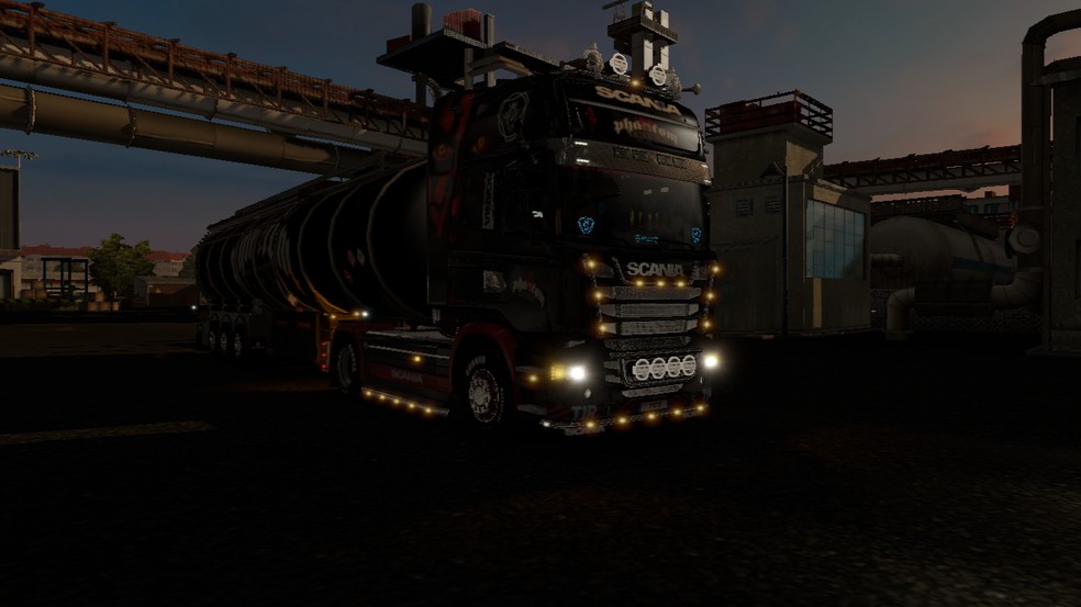 Image by EMDMODDING