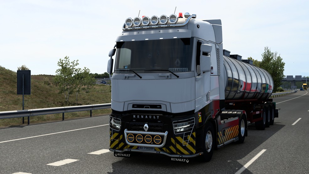 Image by urbanique75