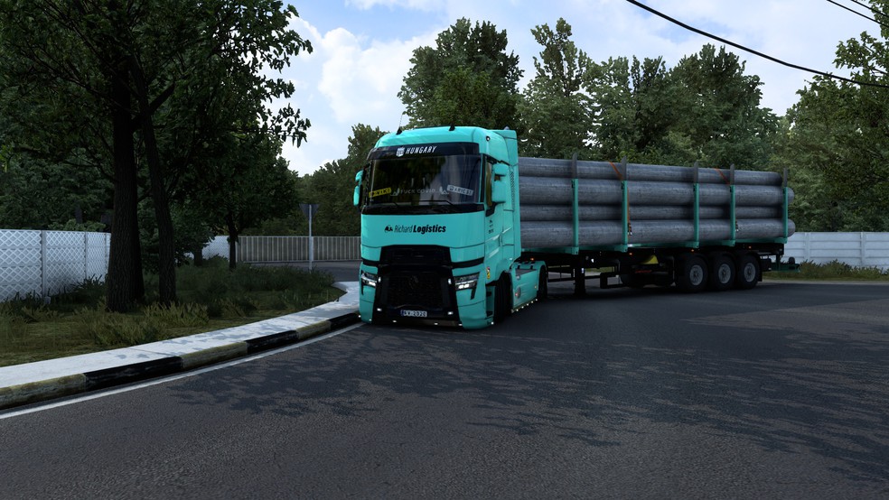 Image by RichAndrasi