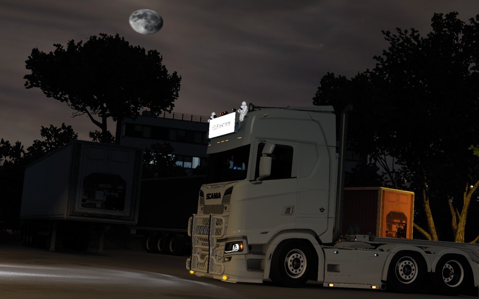 Image by 24375633281